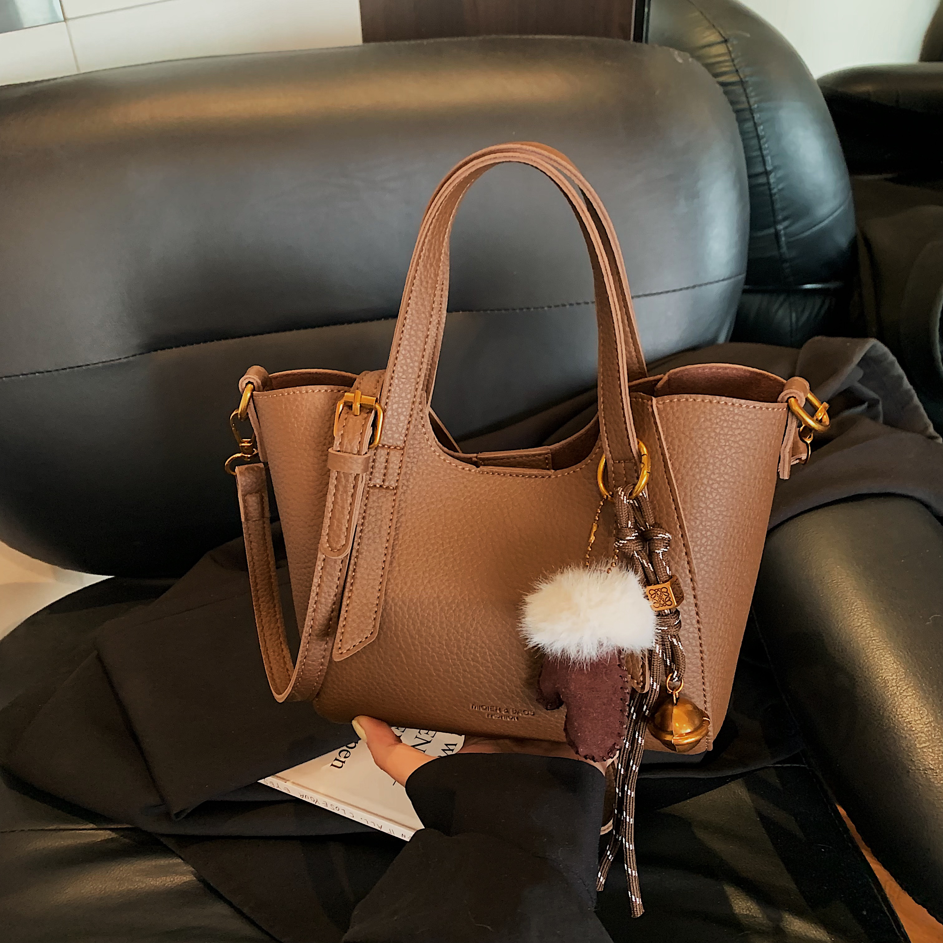 LAOYJA休闲时尚百搭手提水桶包潮