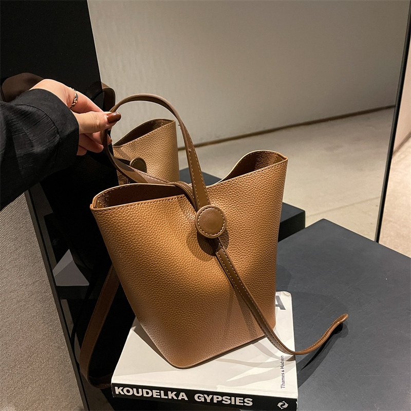 高级感洋气小包包女2024新款小众手提菜篮子包时尚单肩水桶斜挎包,箱包皮具/热销女包/男包,通用款女包,淘宝优惠券,粉丝福利购,淘宝优惠卷