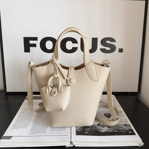 LAOYJA高级感复古小众斜挎水桶包