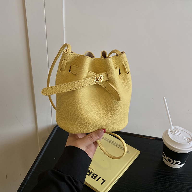 LAOYJA高级感超火小众水桶小包