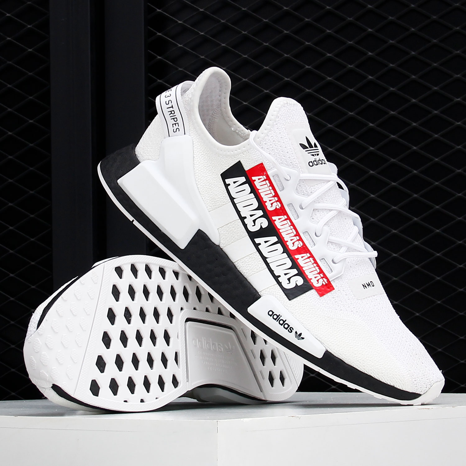 阿迪达斯男女运动跑步鞋