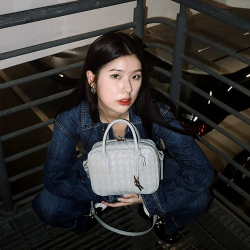 Небольшая дизайнерская металлическая плетеная маленькая модная сумка на одно плечо, городской стиль