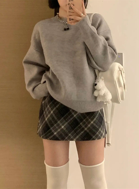 简单干净气质的穿搭灰蓝色格纹毛呢半身裙女2026春秋胖mm呢子短裙