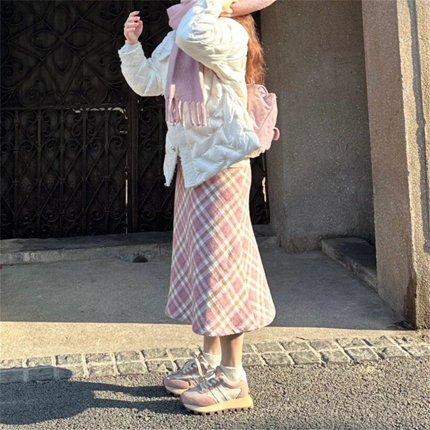 毛呢格子半身裙女秋冬高腰a字呢子半裙后开叉中长包臀裙大码粉色