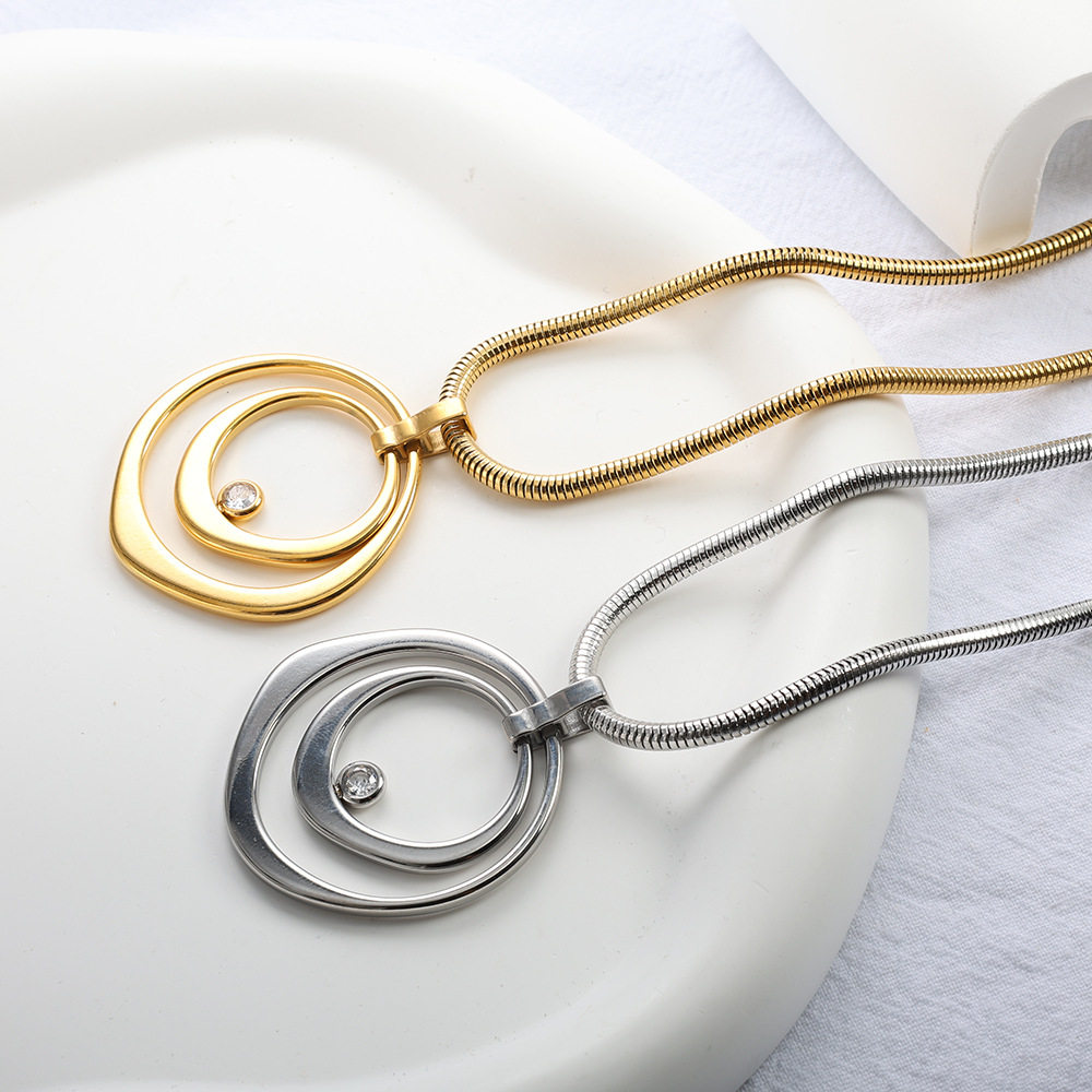 欧美简约蛇骨链 时尚小众电镀18K金光面双圆形镶钻几何吊坠项链女