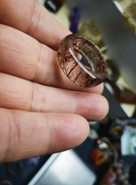 天然铜发晶原石手工雕刻戒指圈口20.1条宽9.7重7.2克一图一物