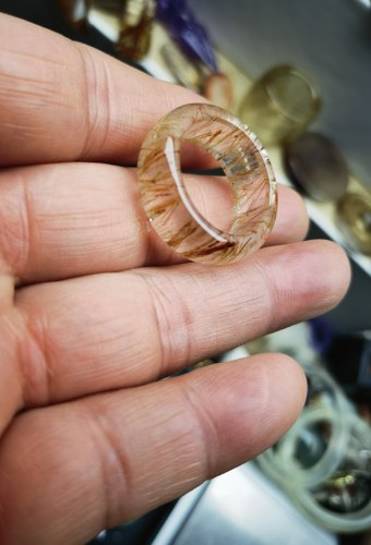 天然红铜发水晶原石雕刻戒指圈口19.7条宽9.1重6.7克一图一物