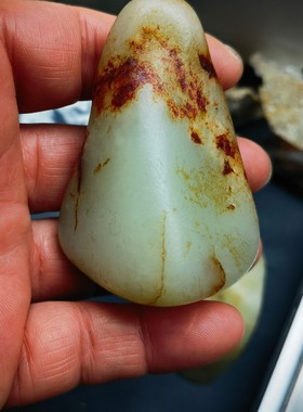 新疆和田玉籽料原石重126.4克白色带点皮色天然纹理独特无修，