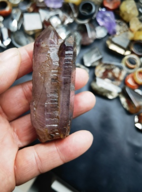 天然喜马拉雅超七骸骨原石摆件标本挂件把玩重82.8克