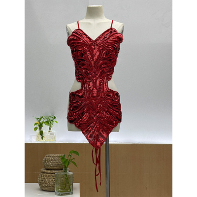 表演时尚雅妮露背连衣裙女