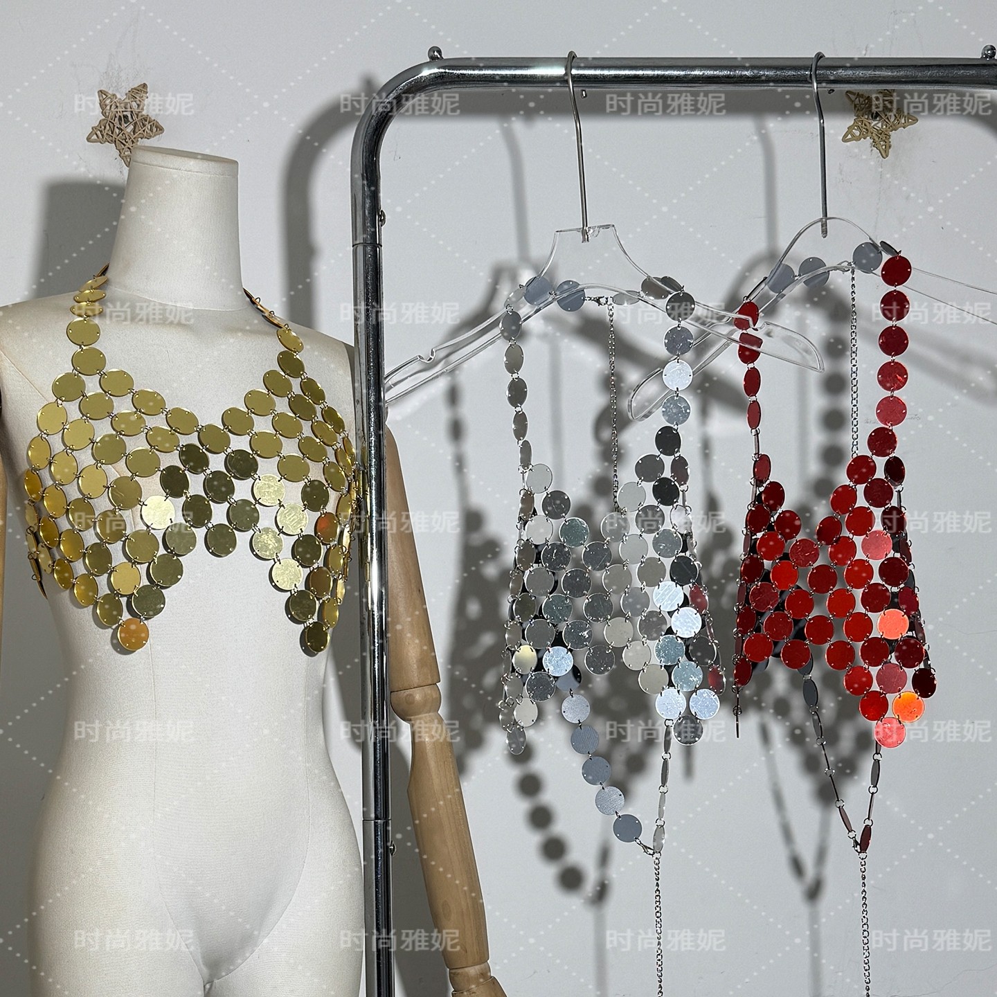 时尚雅妮欧美性感挂脖亮片露背背心女身体链外搭胸饰性感上衣,女装/女士精品,背心吊带,淘宝优惠券,粉丝福利购,淘宝优惠卷