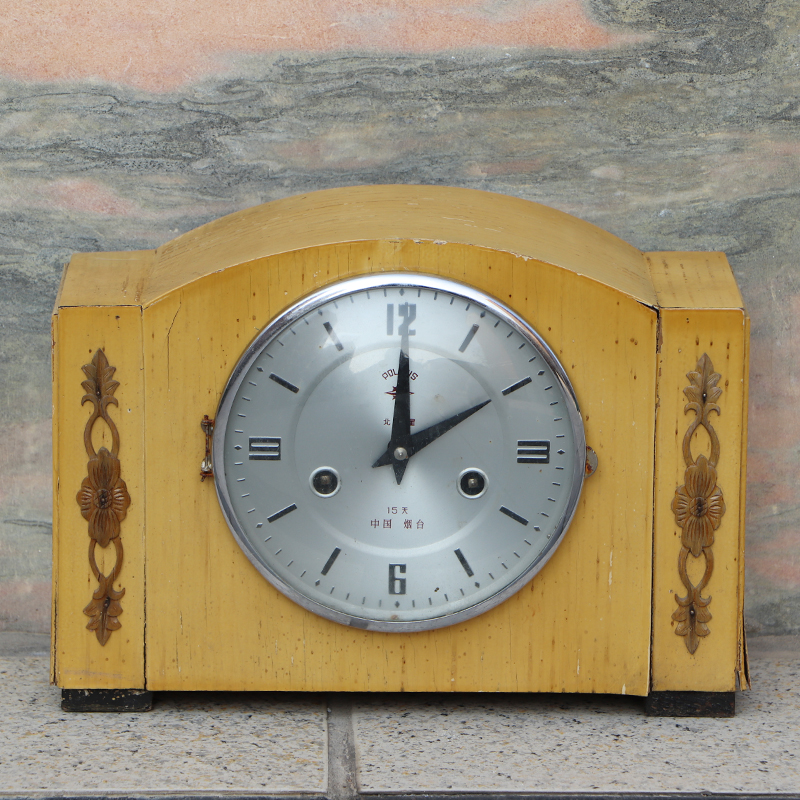 老式小台钟钟表复古民俗老物件收藏摆件上弦式表影视拍摄道具老货