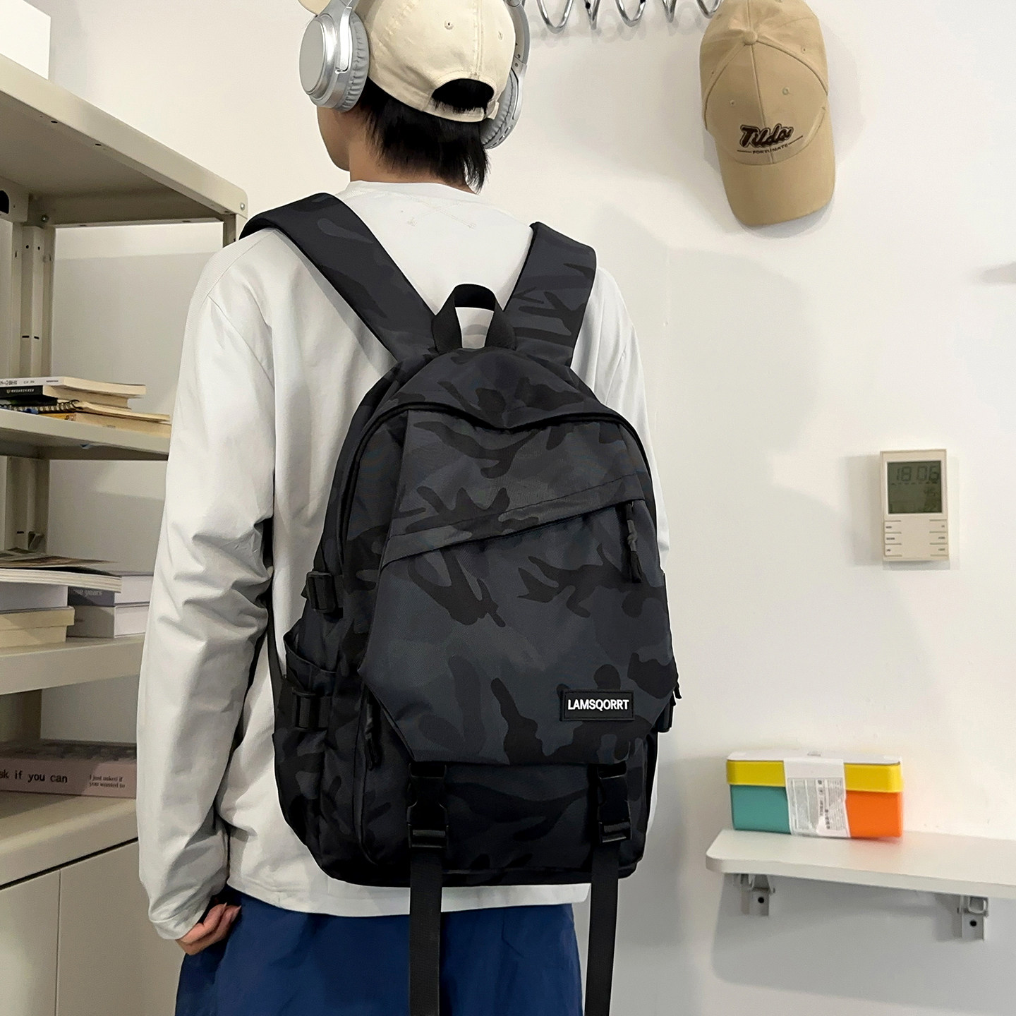 迷彩双肩包男女大容量休闲百搭防水旅行背包轻便中学生大学生书包