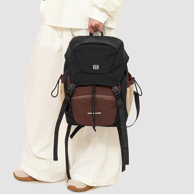 户外运动撞色拼接双肩包男生大容量轻便百搭防水登山包学生书包女