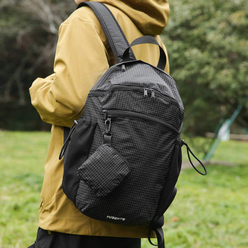 户外机能风格子双肩包男士运动轻便防水旅行爬山背包大学生书包女