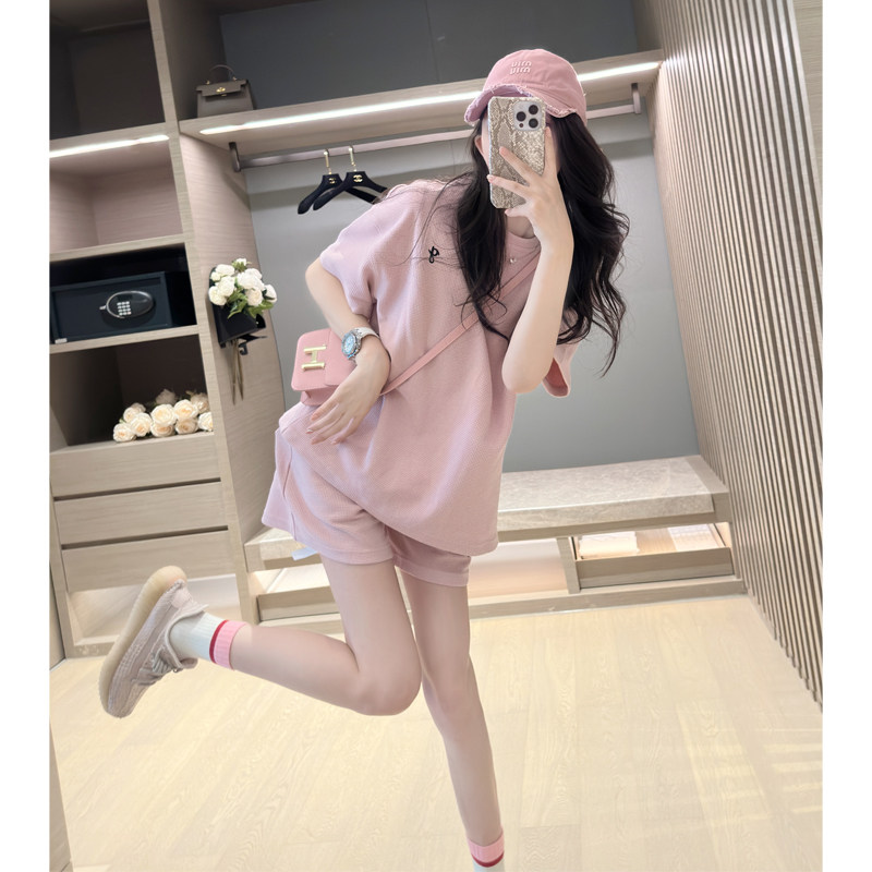 高级粉色运动套装女款夏季2026新款巨好看初夏休闲短袖短裤一整套