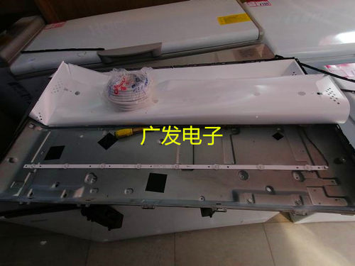 适用CMCC-T1 X43灯条DLED43GC 3X8 0005灯条471763 YHT-01背光灯