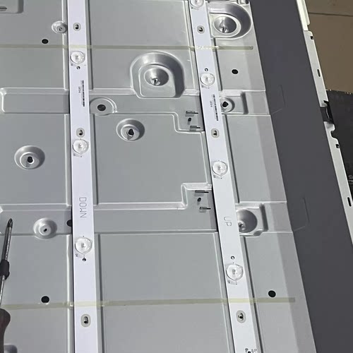 适用C280LD-FH61灯条CL-2K15 280 D205 V2-UP-ZENER液晶电视