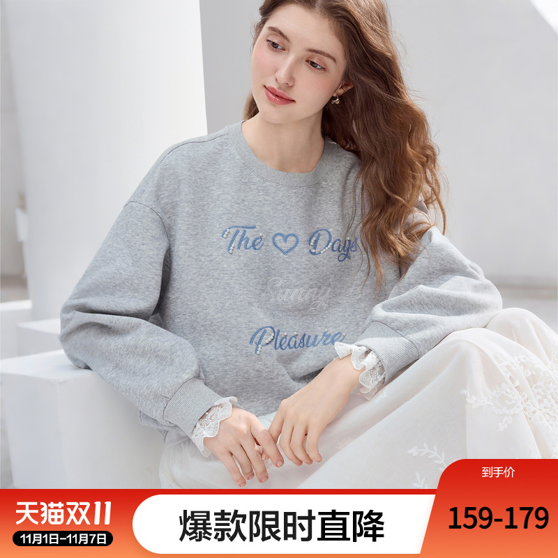 betu百图钉珠字母刺绣卫衣女2025年冬季新款蕾丝拼接无帽衫上衣