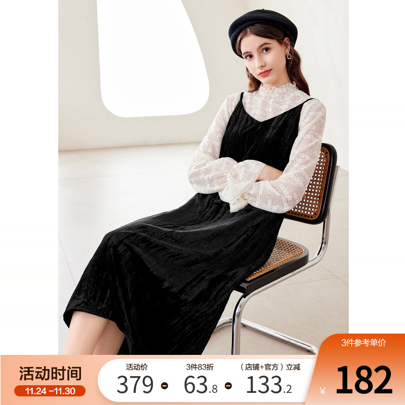 百图中长款丝绒吊带连衣裙