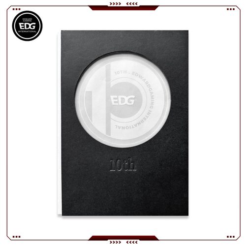 EDG战队十周年纪念本收藏品