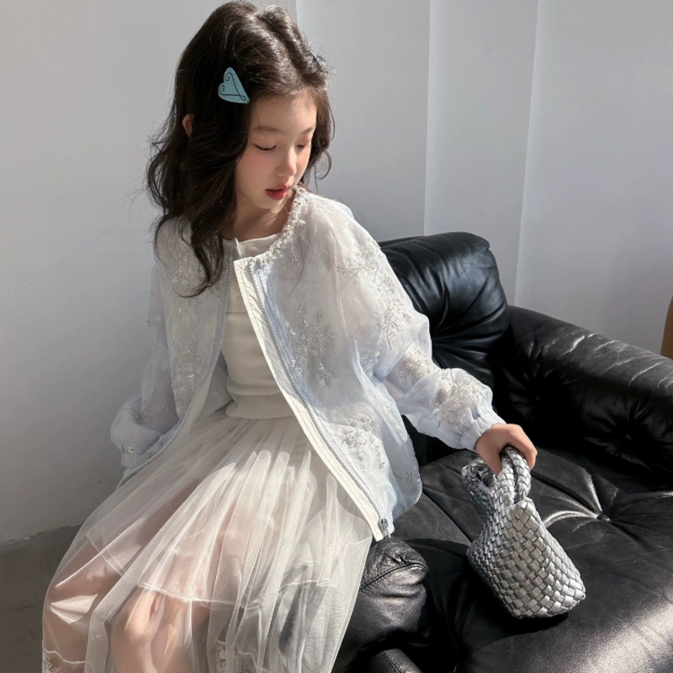 超美女孩春装重工珍珠夹克衫2026新款洋气女童防晒服外套皮肤衣