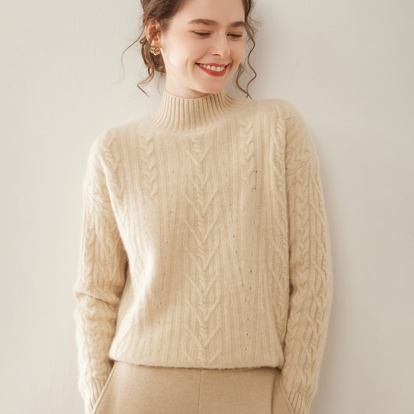 2025年新款山羊绒衫女半高领重磅加厚扭花宽松厚款打底长袖毛衣