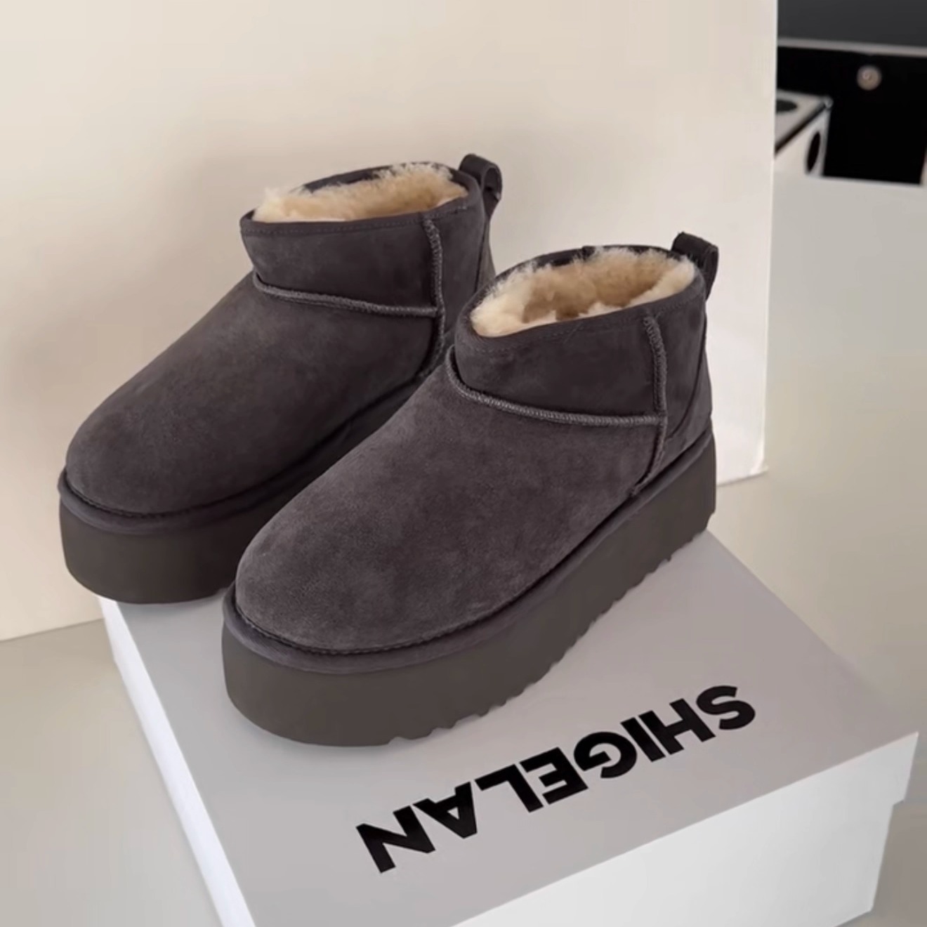 诗歌兰2025新款女鞋真皮复古休闲舒适百搭厚底增高保暖雪地靴