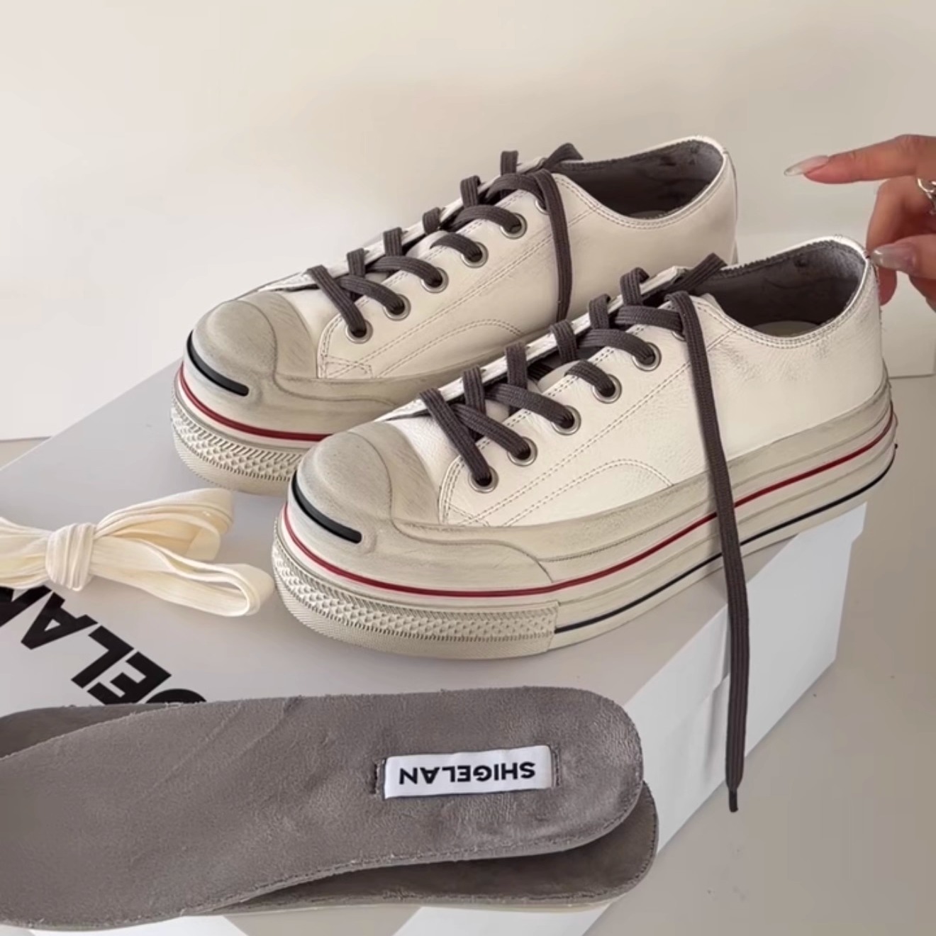 诗歌兰2025新款女鞋真皮复古开口笑板鞋休闲舒适厚底增高脏脏鞋