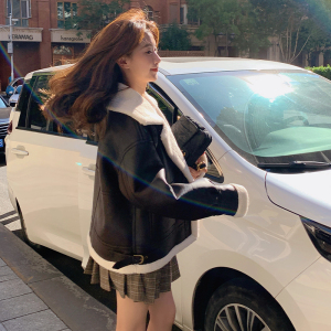 羊羔毛皮毛一体机车服外套女2024冬装新款小个子bf风短款加厚棉服图片