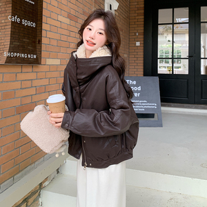 新款2色！现货pu皮衣羽绒服90白鸭绒207-1828P295控418,冬日短皮裙穿搭女图片