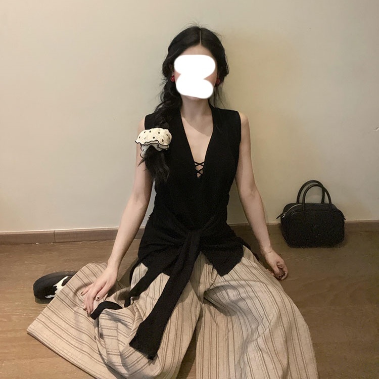 老钱风高级感黑色薄款针织衫女2025夏季新款V领无袖马甲坎肩背心