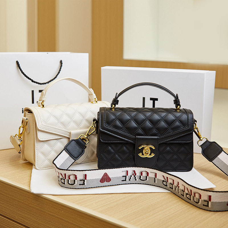 品牌女士包真皮小方包时尚单肩包女包百搭手提包小众经典斜挎包