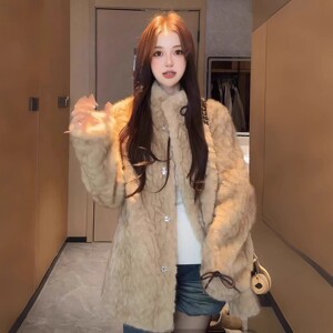 2025新款小熊心事皮毛一体外套女冬季爆款韩版宽松小个子环保皮草