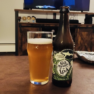 啤酒玻璃杯美式宽口脱杯无铅玻璃鹅岛啤酒杯同款光杯支持LOGO定制