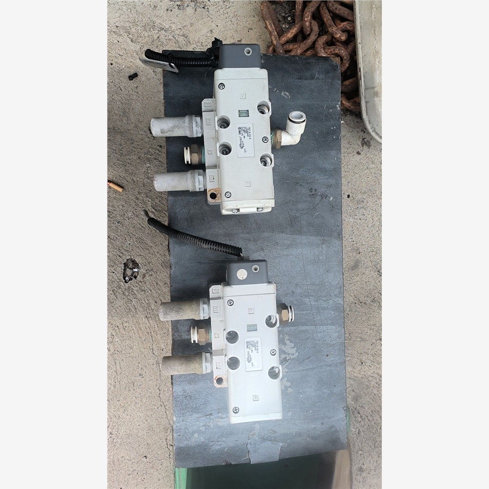 拆机两个进口，电磁阀SMC.VQ7-8-FG-S-3ZA04议价