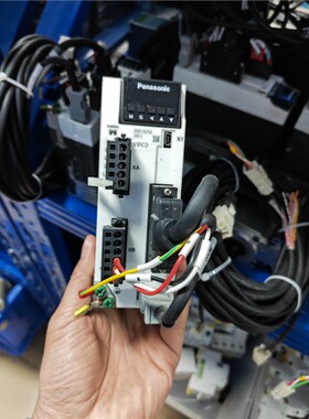 松下A6伺服电机400W，驱动型号MBDLN2SSE，电机：议价