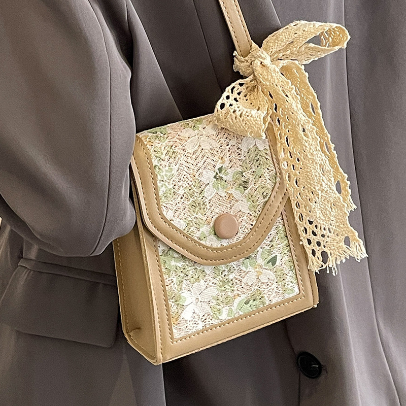 今年流行草编包包女2025夏季新款斜挎包女ins小清新蕾丝编织包女