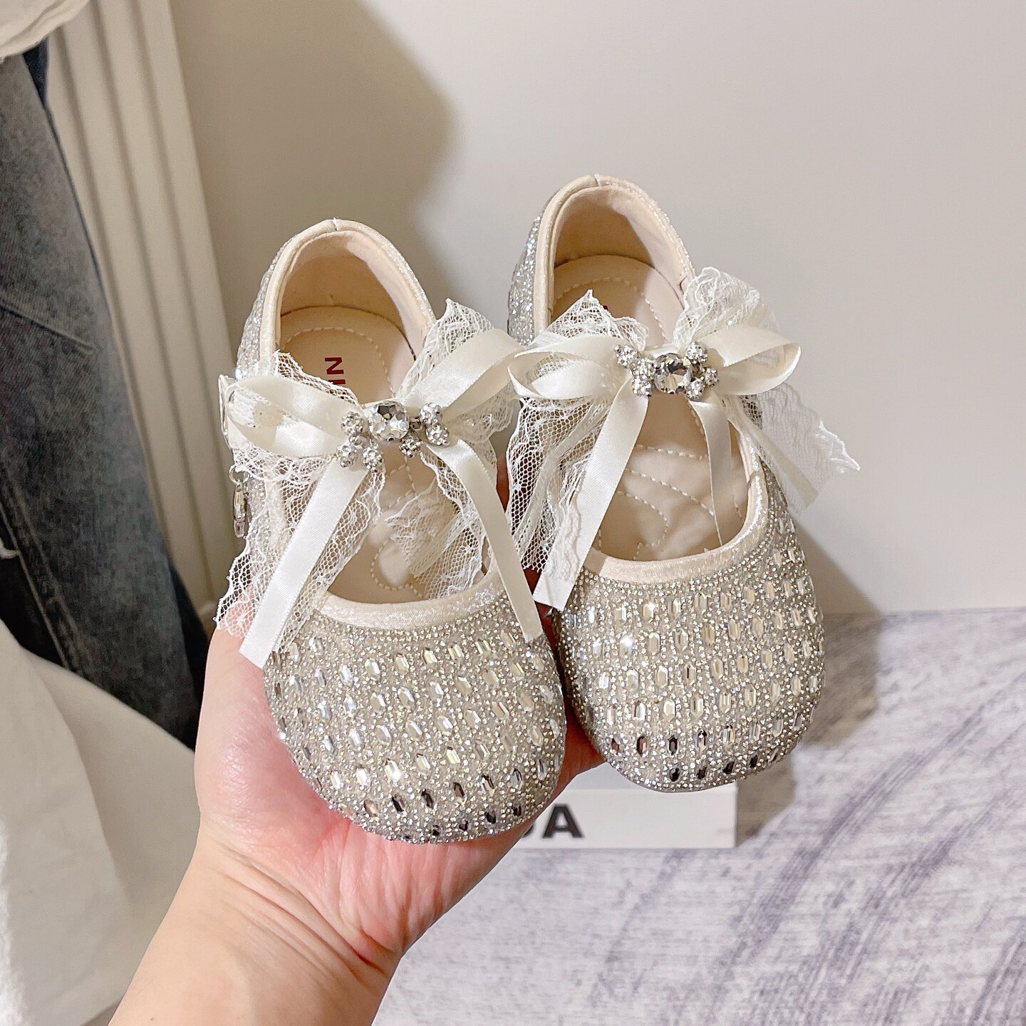 2026年春季新款女童公主鞋甜美丝带蝴蝶结水钻浅口儿童单鞋小童鞋,童鞋/婴儿鞋/亲子鞋,水晶/水钻鞋,淘宝优惠券,粉丝福利购,淘宝优惠卷