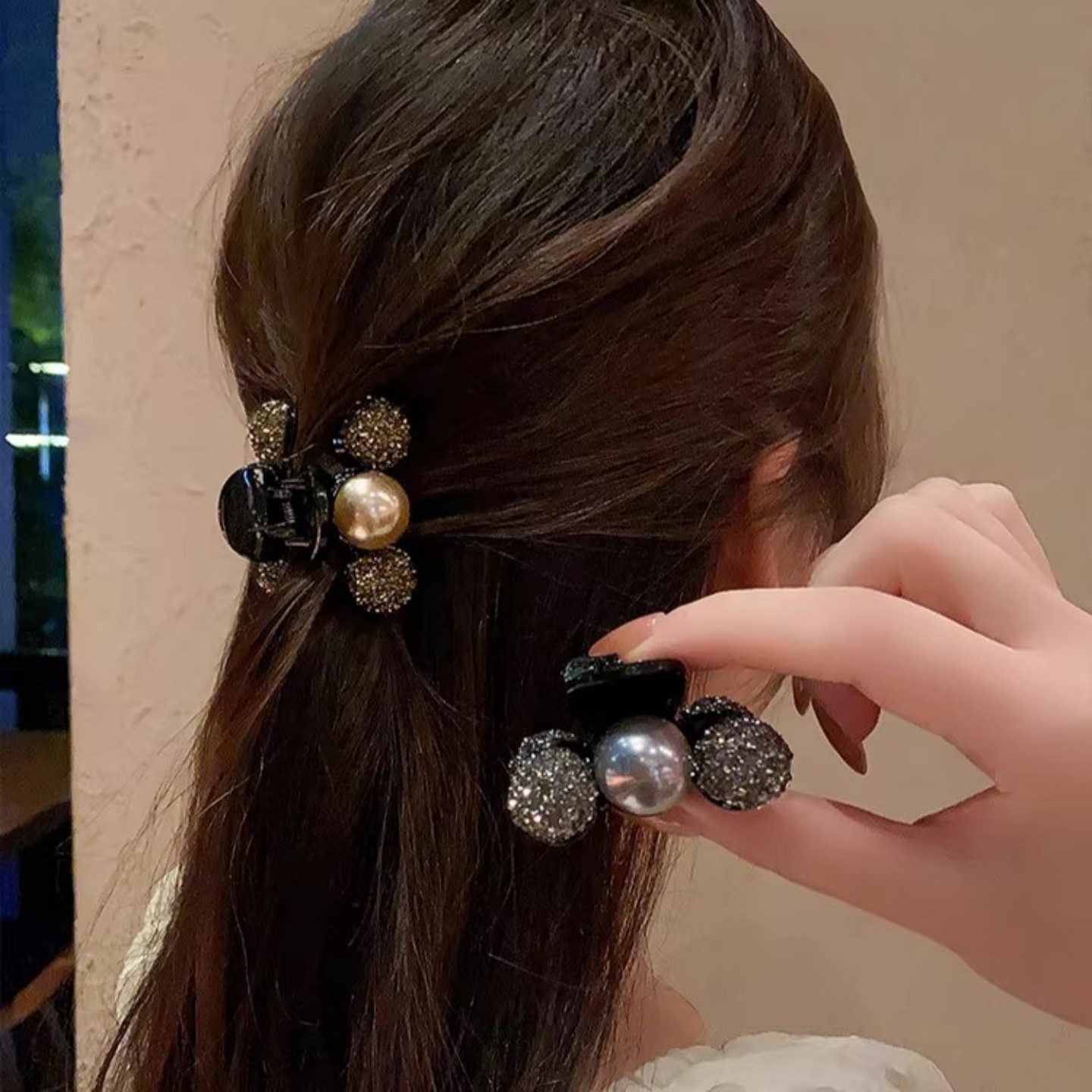 轻奢气质中号仿珍珠抓夹女水钻后脑勺半扎发发夹侧边夹鲨鱼夹头饰