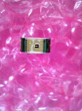 19-217 G7C-B1 1M1VY 3T 227UF16V 长6.6MM 宽4MM 高4MM IC 新的