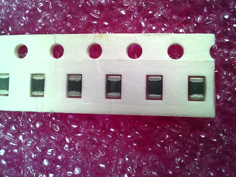 HCB2012KF-121T50  0805体积 120R 5A MCE 513 6MMX3.8MM IC 新的