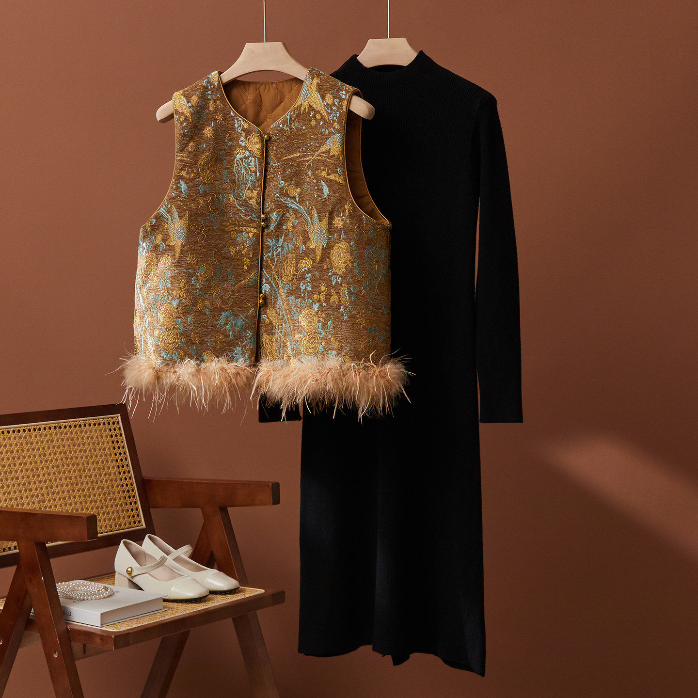 爵莱菲大码胖mm驼鸟毛马甲连衣裙2025秋冬新款独特漂亮新中式国风,女装/女士精品,常规大码外套,淘宝优惠券,粉丝福利购,淘宝优惠卷