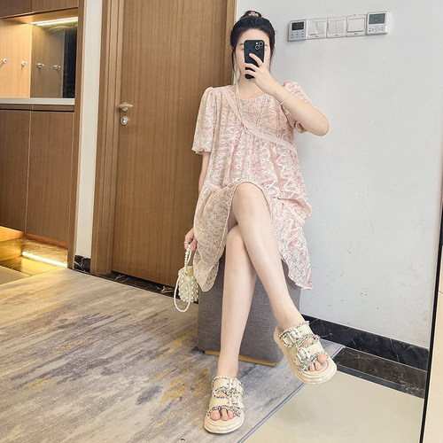 粉色甜美蕾丝镂空连衣裙女夏2025新款流行温柔减龄碎花裙大码胖mm