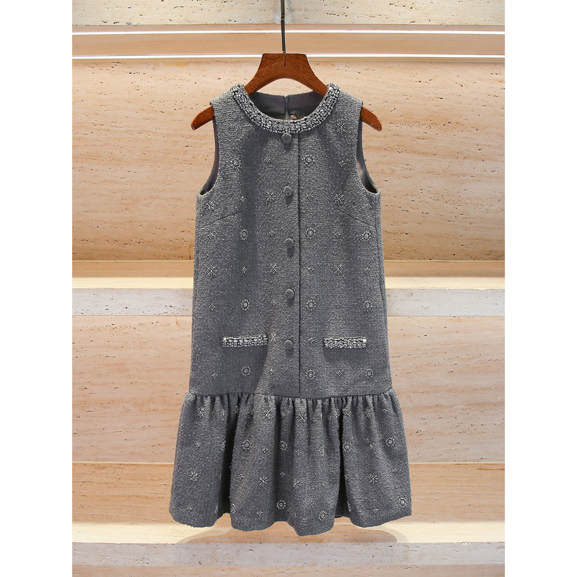 爵莱菲大码高端女装2025秋季法式小香风重工镶钻粗花呢背心连衣裙