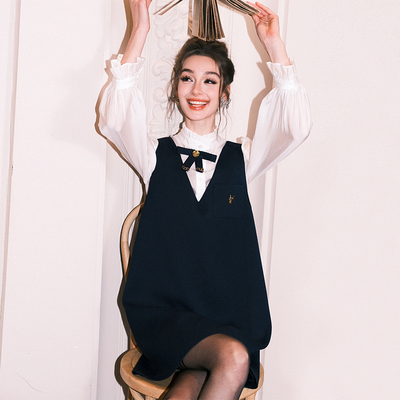 爵莱菲大码时尚套装木耳花边立领蝴蝶领结衬衫+V领背心裙两件套