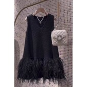 v领羽毛连衣裙子女2025秋冬大码 法式 高级感小香风礼服黑色无袖