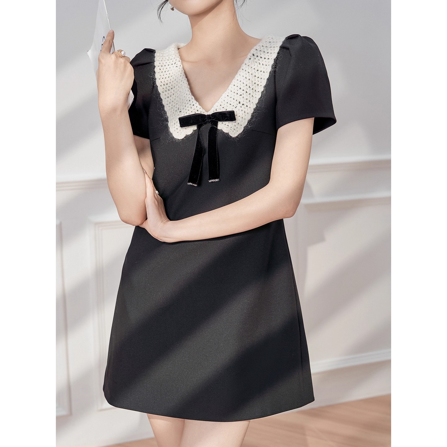 爵莱菲大码巨好看的掐腰小个子黑色短袖翻领连衣裙绝美小裙子女