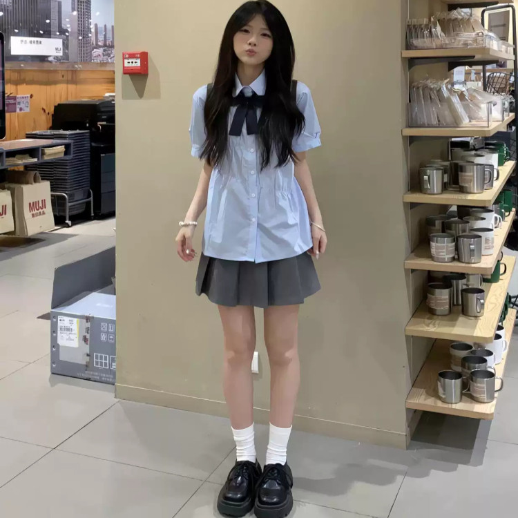 学院风蓝色短袖衬衫女新款设计感韩系百搭褶皱甜美短款上衣潮夏季图片