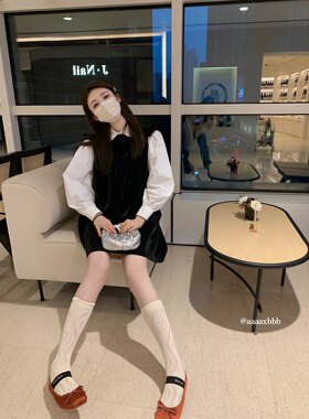 黑色pu感小飞袖连衣裙